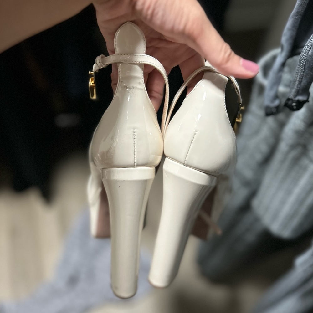 Valentino Platform - Picture 3 of 4